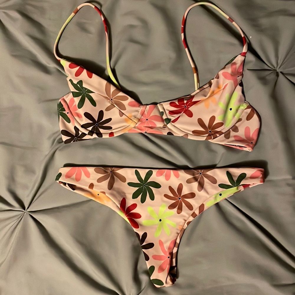 SOLD-Benoa rainbow tiare set